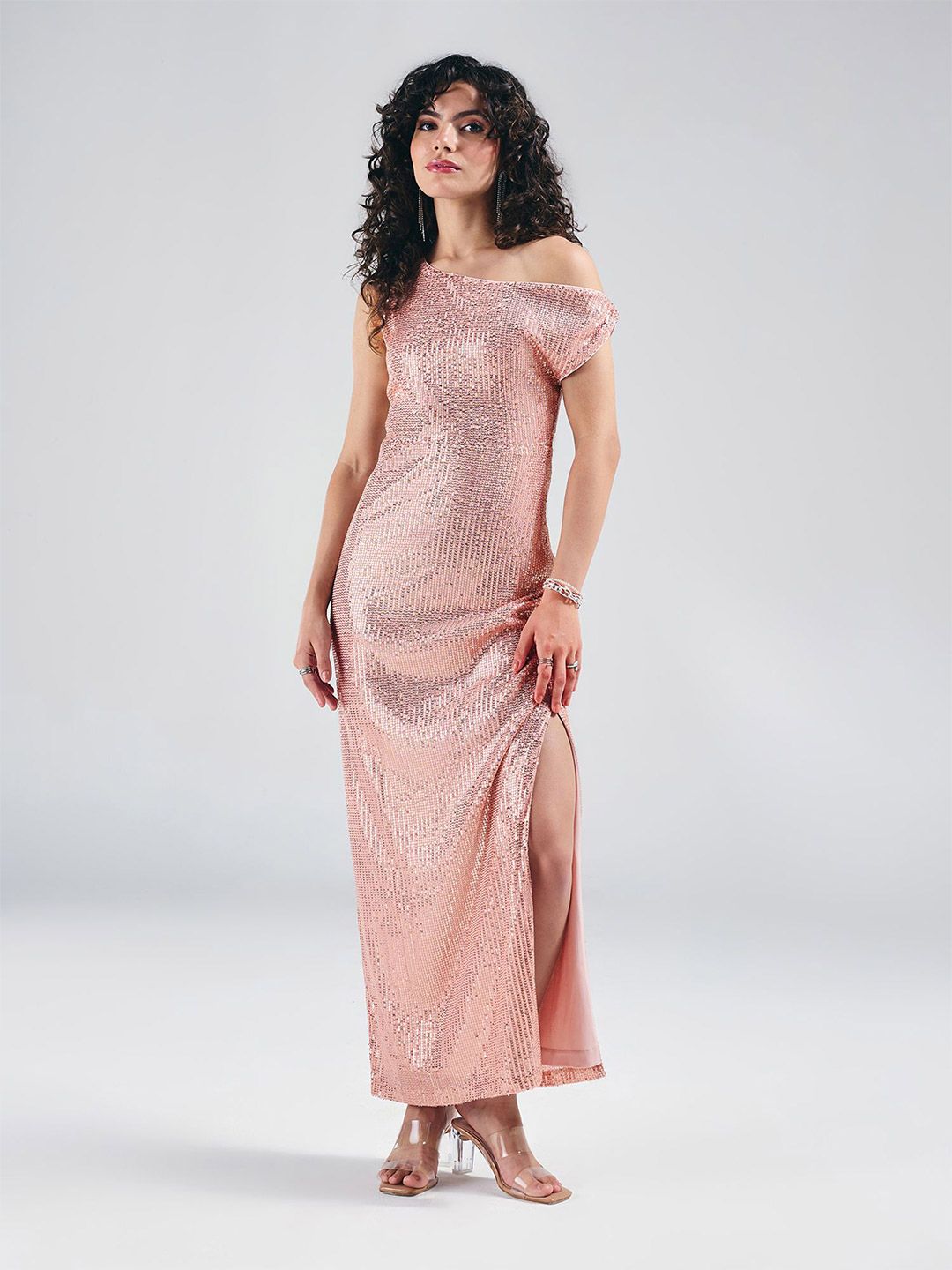 hr2mZQAo_13c43e5a720844b48c7228235c70b2a4.jpg Women Embellished Sheath Maxi Dress - Image 1